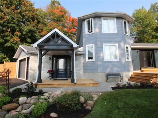 Photo of house at 14 Grandview Cres, Oro Medonte, ON L0L 2E0