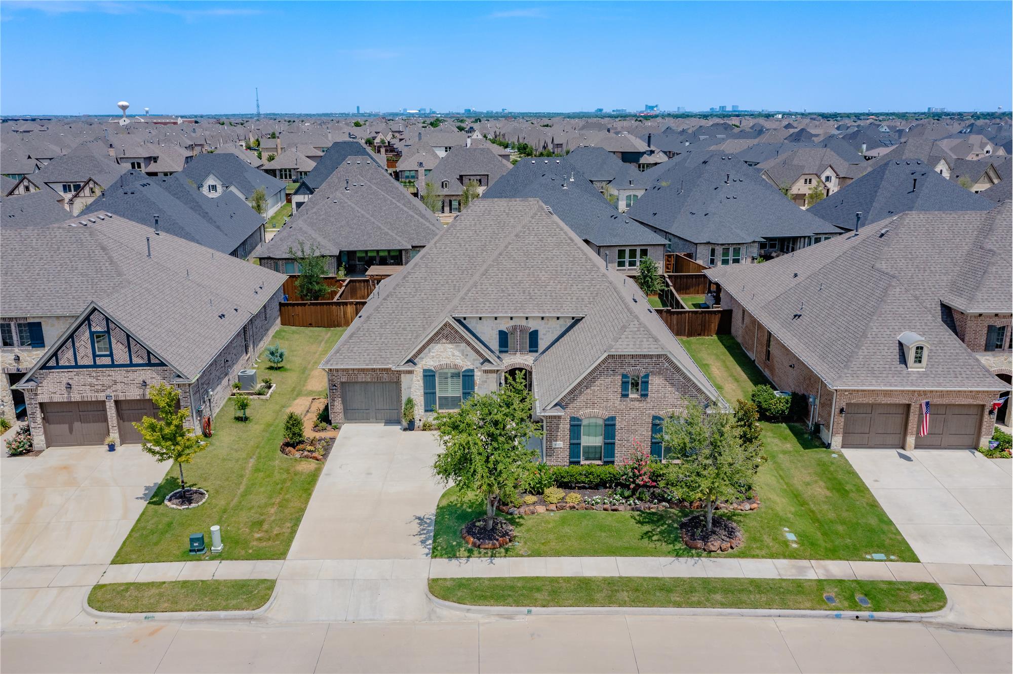 Immaculate One Story Home For Sale The Colony, Texas By Leeza