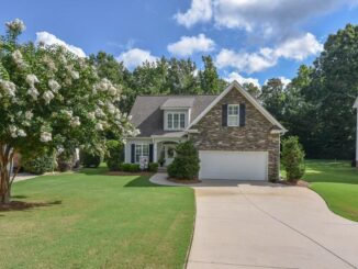 105 Culbertson Ct, Greenwood, SC 29649