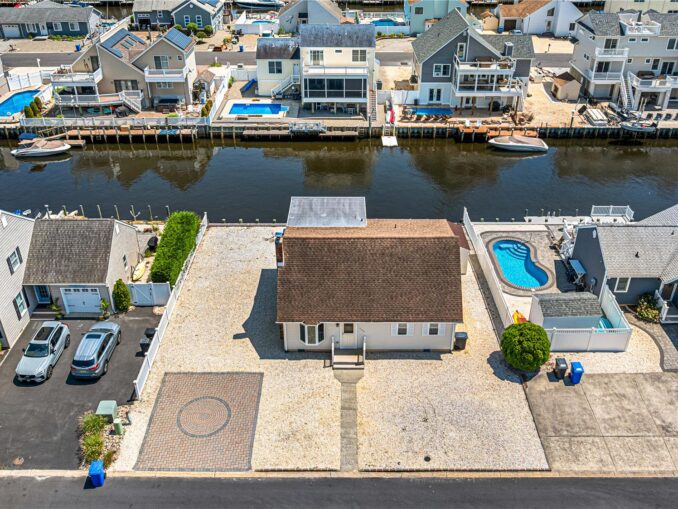 149 Arthur Drive, Manahawkin, NJ 08050