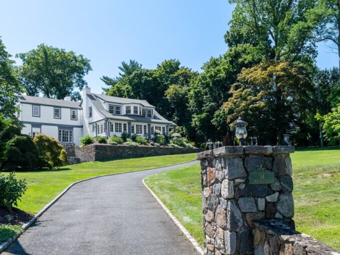 14 Crescent Drive, Elmsford, NY 10530